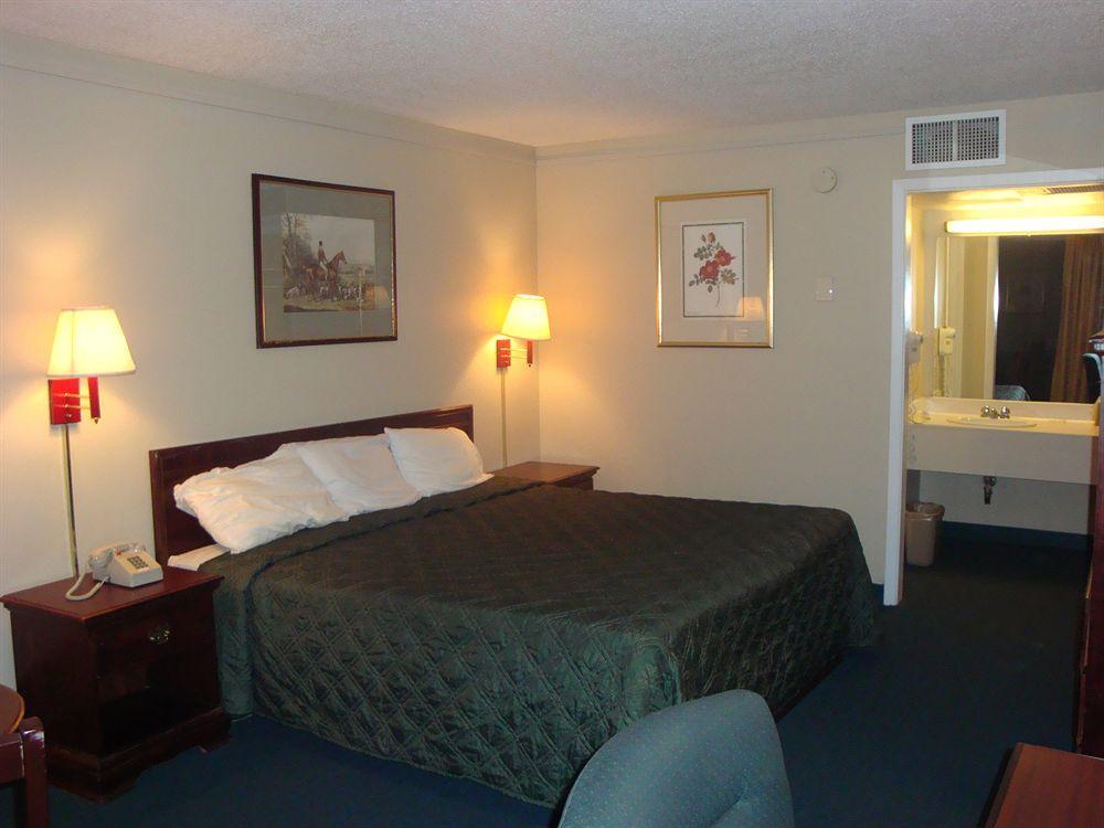 Econo Lodge Asheboro Exterior photo